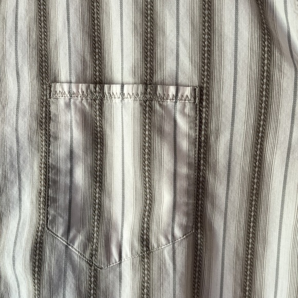 Kuhl Button Up Shirt Mens XXL Short Sleeve Striped Casual Outdoor Hiking Camping - Picture 5 of 9